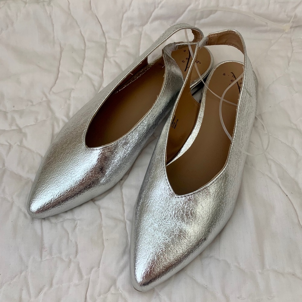 Brand new flats. Women’s size 7.5